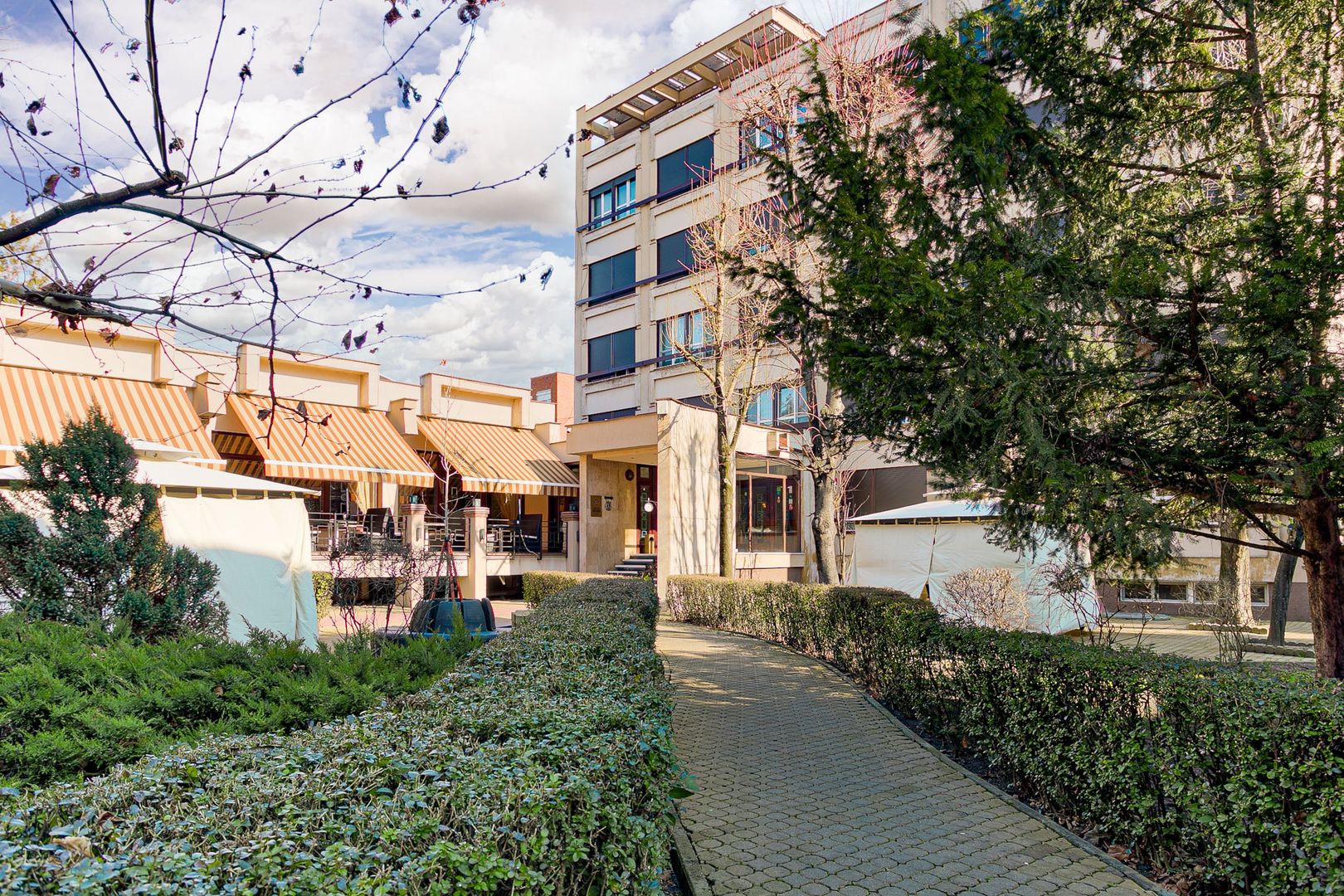 Oportunitate exclusivă de investiție: Hotel Best Western Central Arad - Poză 1
