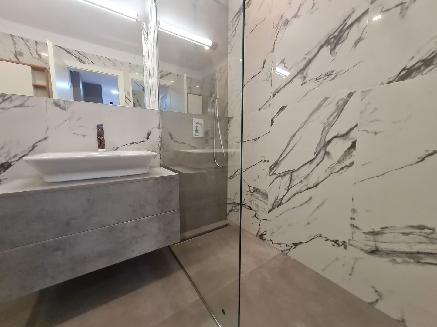 Calitate,prestanta,eleganta.. - Poză 14