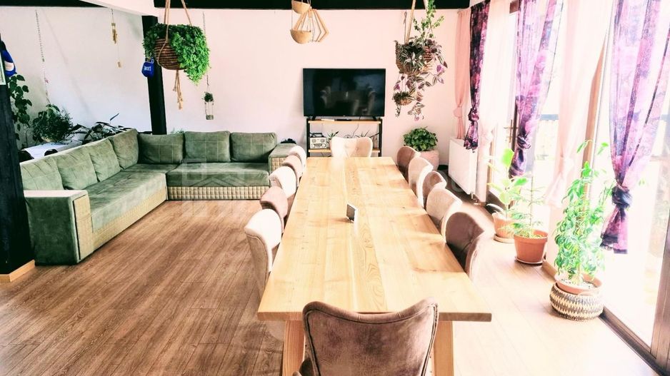 INVESTITIE Vila moderna + vila la rosu, teren 1480 padure - Poză 27
