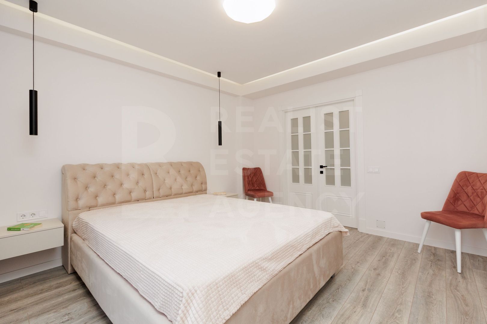 Chirie, apartament,  2 camere, str. Pantelimon Halippa, Centru - Poză 2