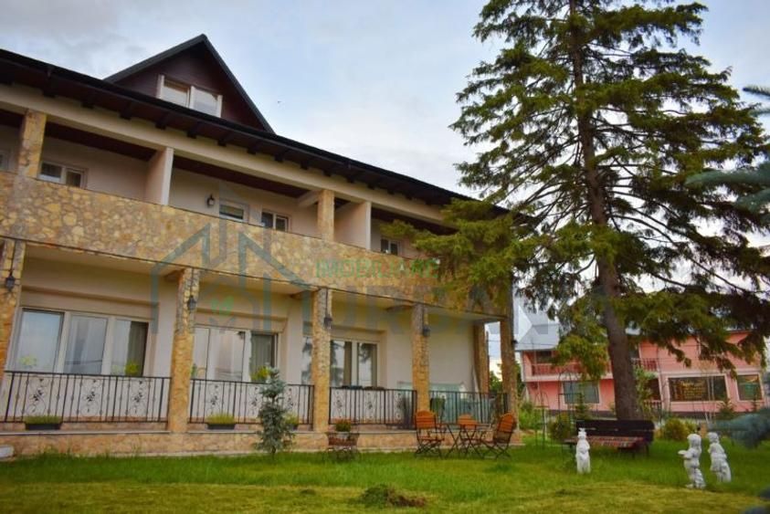 Clădire rezidențială de 850 mp utili, 15 camere, Poiana (Schitu Duca) – ideală pentru cămin de bătrâni sau centru de recuperare - Poză 1