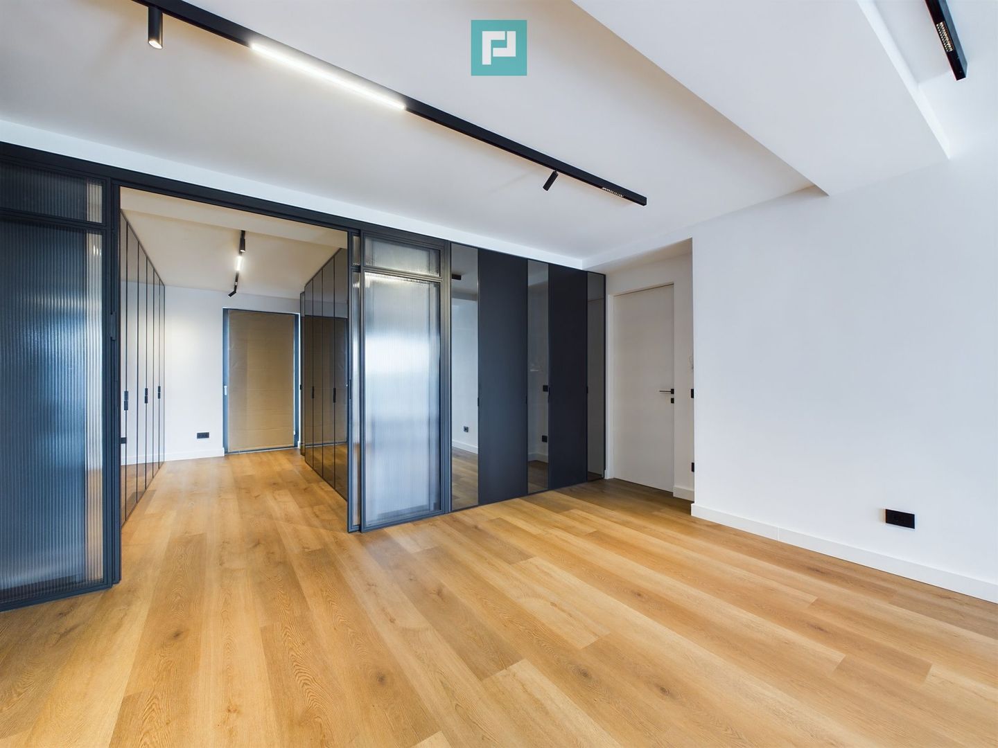 Vilă extravagantă pe Lacul Snagov - Poză 7