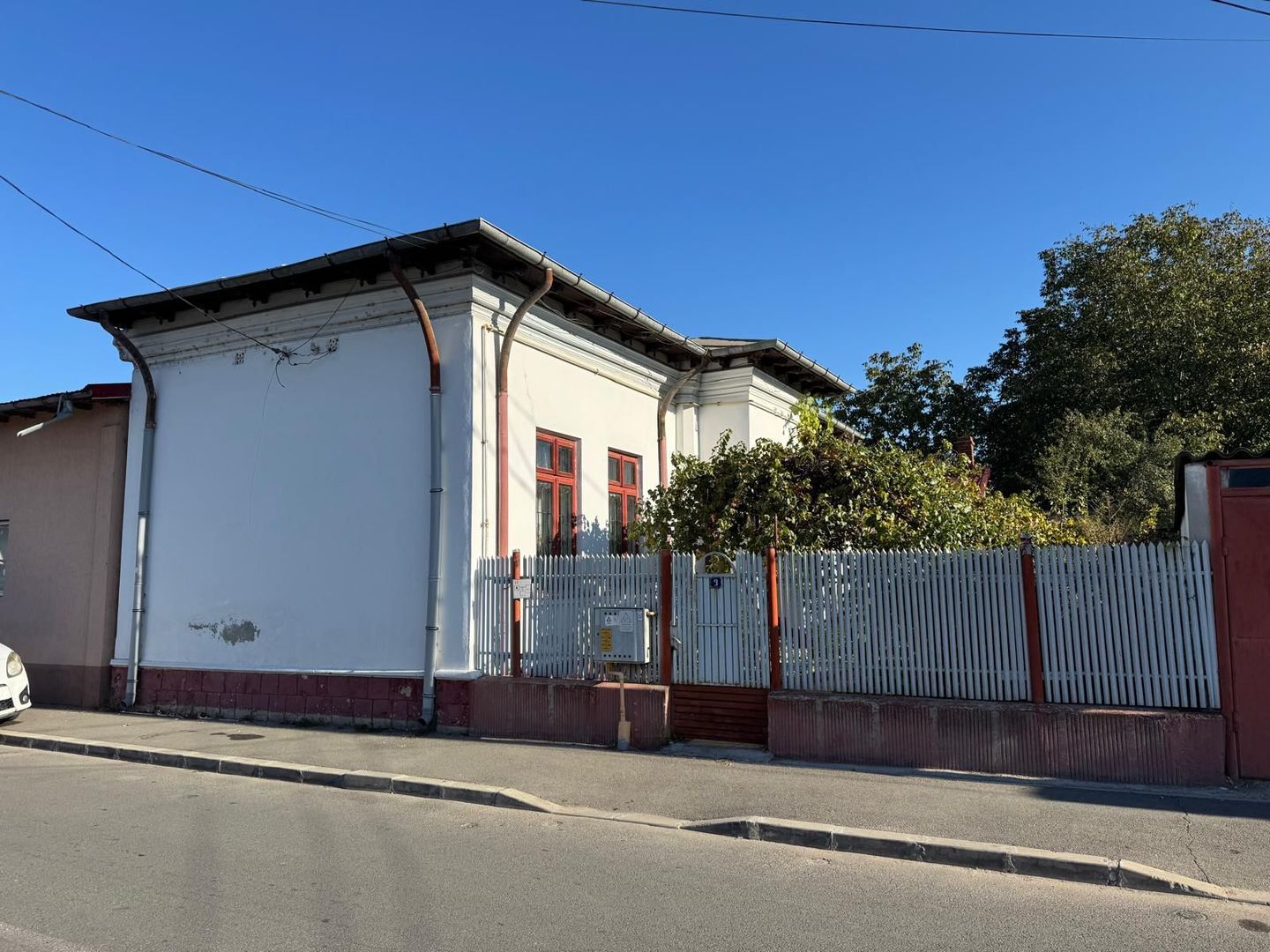 De vânzare  casă situată pe strada Mihail Sadoveanu - Poză 1