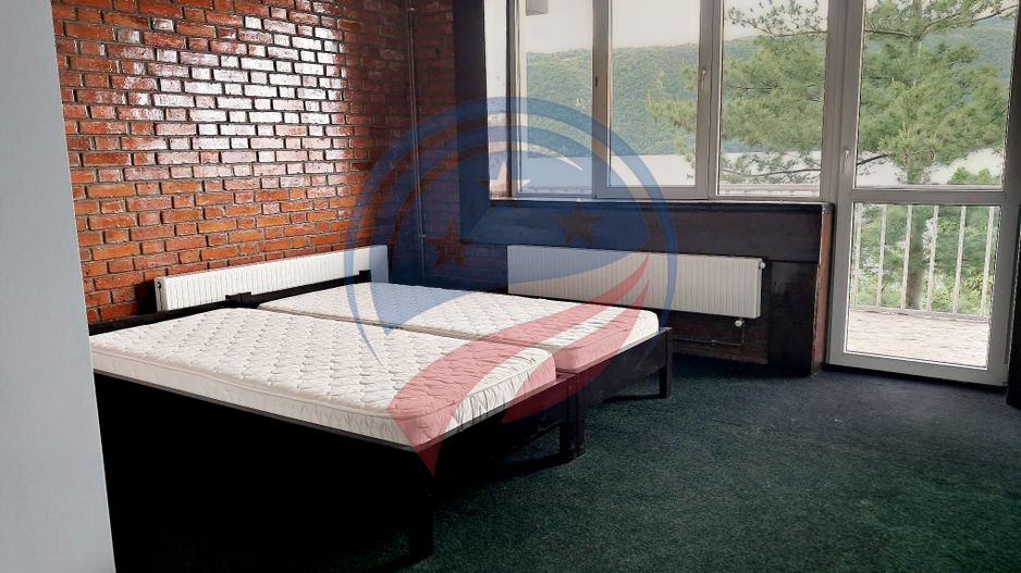 Pensiune Premium de Vânzare pe Malul Dunării – Eșelnița | 0% Comision - Poză 9