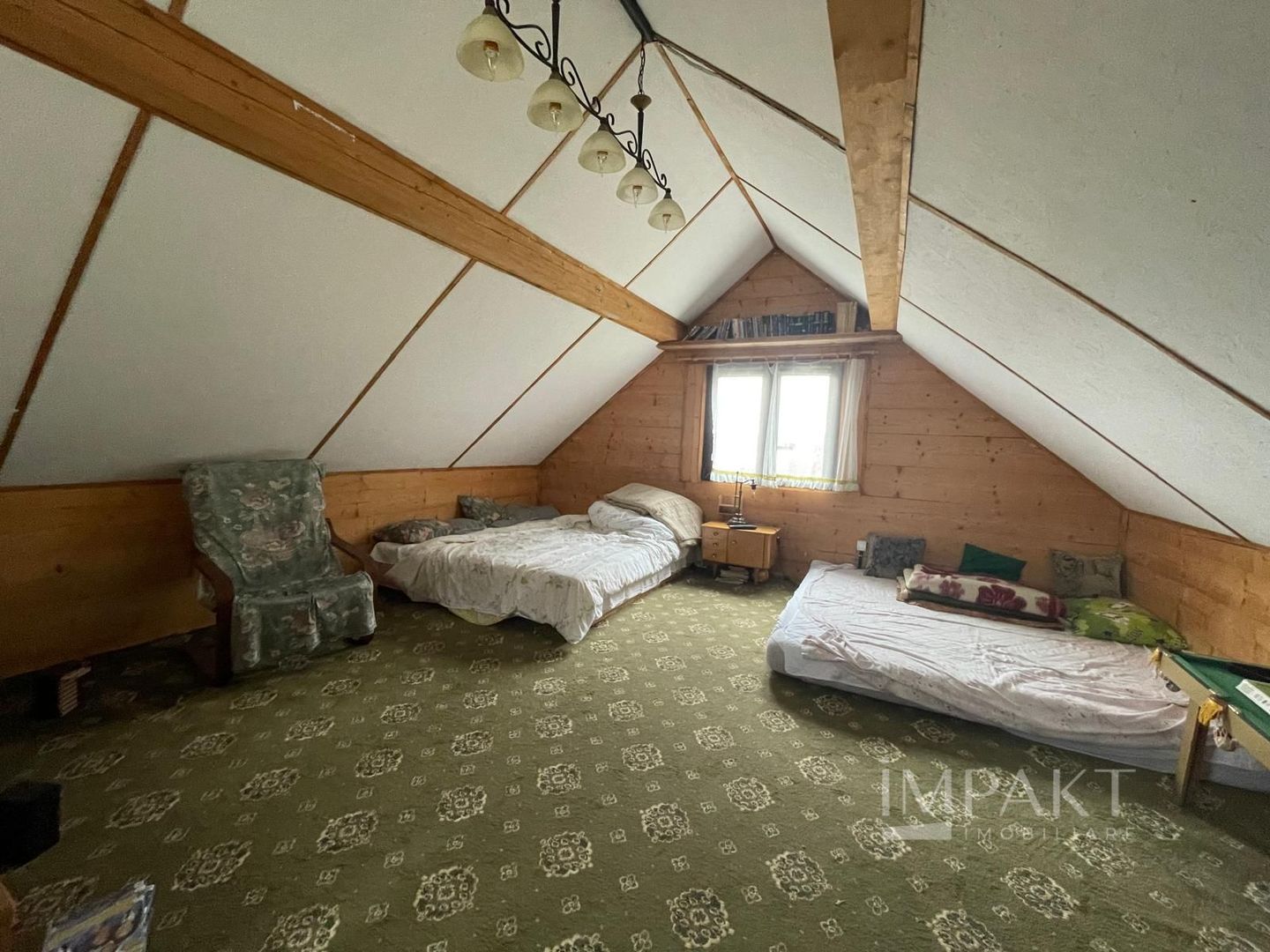 Cabana din lemn cu panorama superba asupra Florestiului - Poză 9