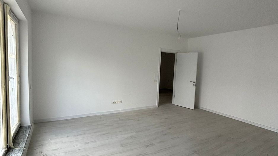 APARTAMENT 3 CAMERE POZITIE IDEALA 8 MINUTE METROU TECLU - Poză 2