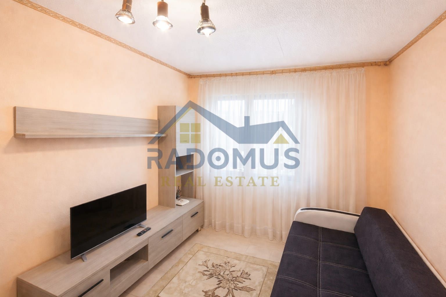 Garsonieră compartimentată în 2 camere - Blv. Republicii - Mobilată - Poză 3