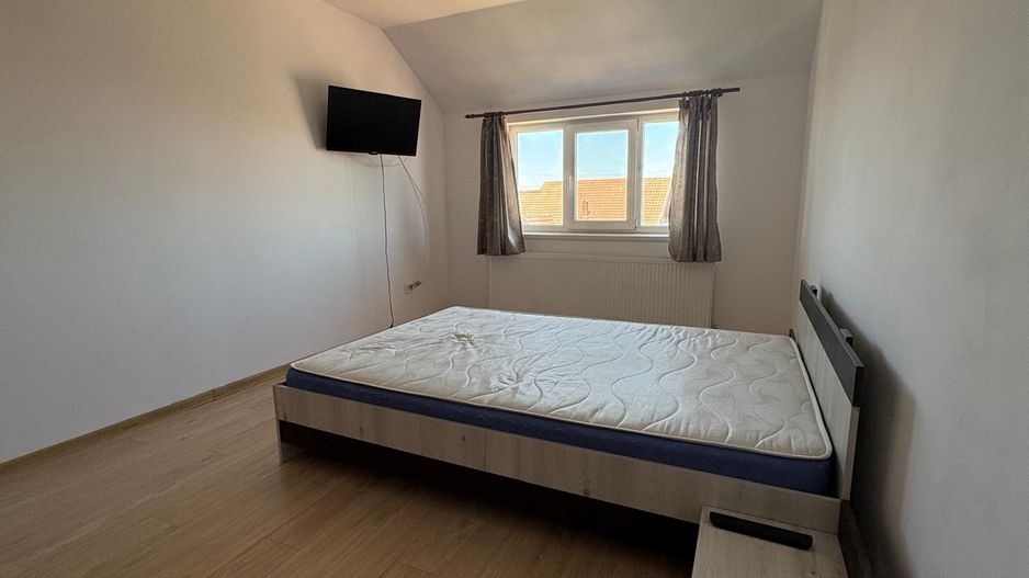 Dumbravita | 3 Camere | Curte Comuna. - Poză 2