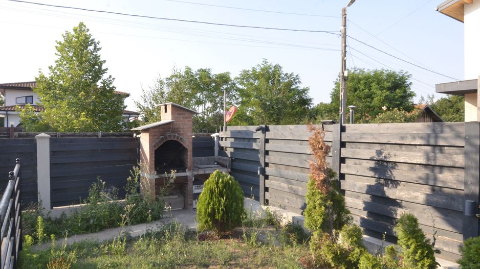 Inchiriem vila spatioasa singur in curte zona Tunari - Poză 7