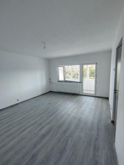 Vânzare Garsonieră 42 Mp Vitan Mall Complet Renovată Instalații Schimbate - Poză 2