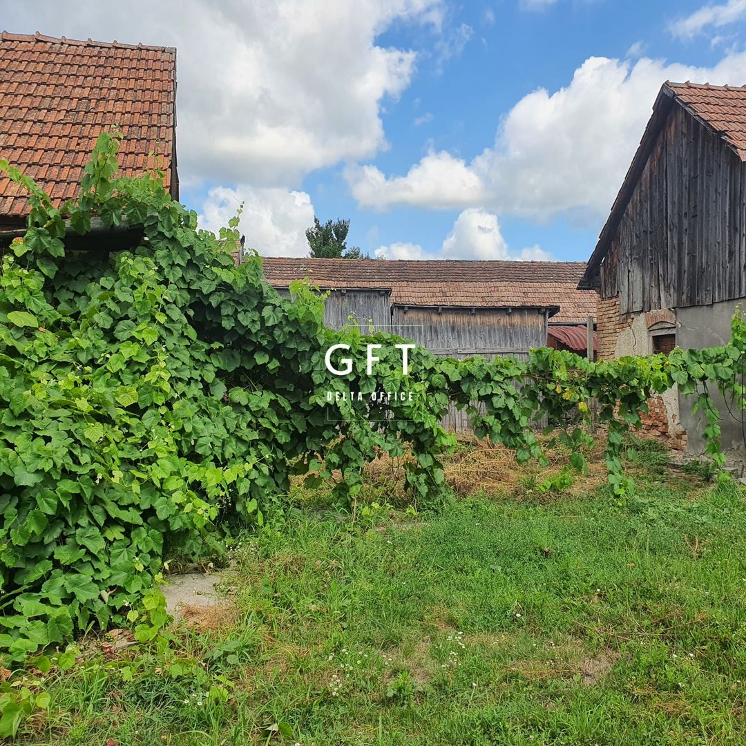 Casa cu teren de 40 ari,situata in centrul comunei Matei - Poză 7