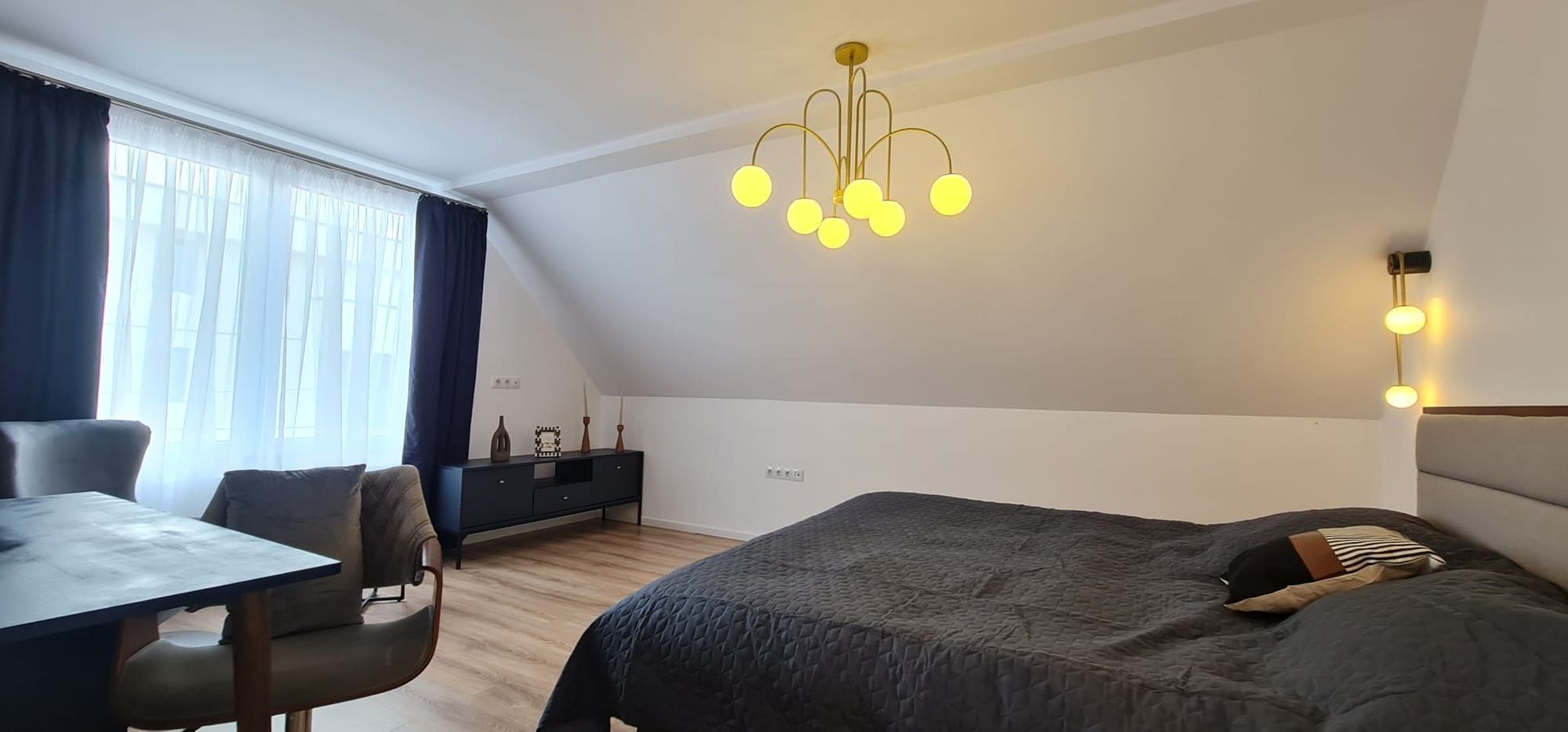 Vila spațioasă și elegantă de vânzare la intrarea în cartierul Turnișo - Poză 22