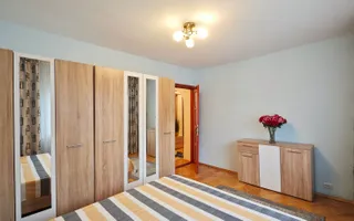 Apartament mare, decomandat, bucatarie separata. PET FRIENDLY. - Poză 22