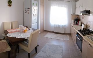 De inchiriat apartament 2 camere, etaj intermediar, Cetate - Poză 4