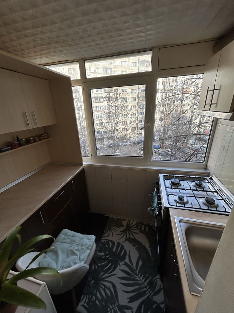 Apartament 3 camere an 1984 Metrou Gorjului Bucuresti - Poză 4