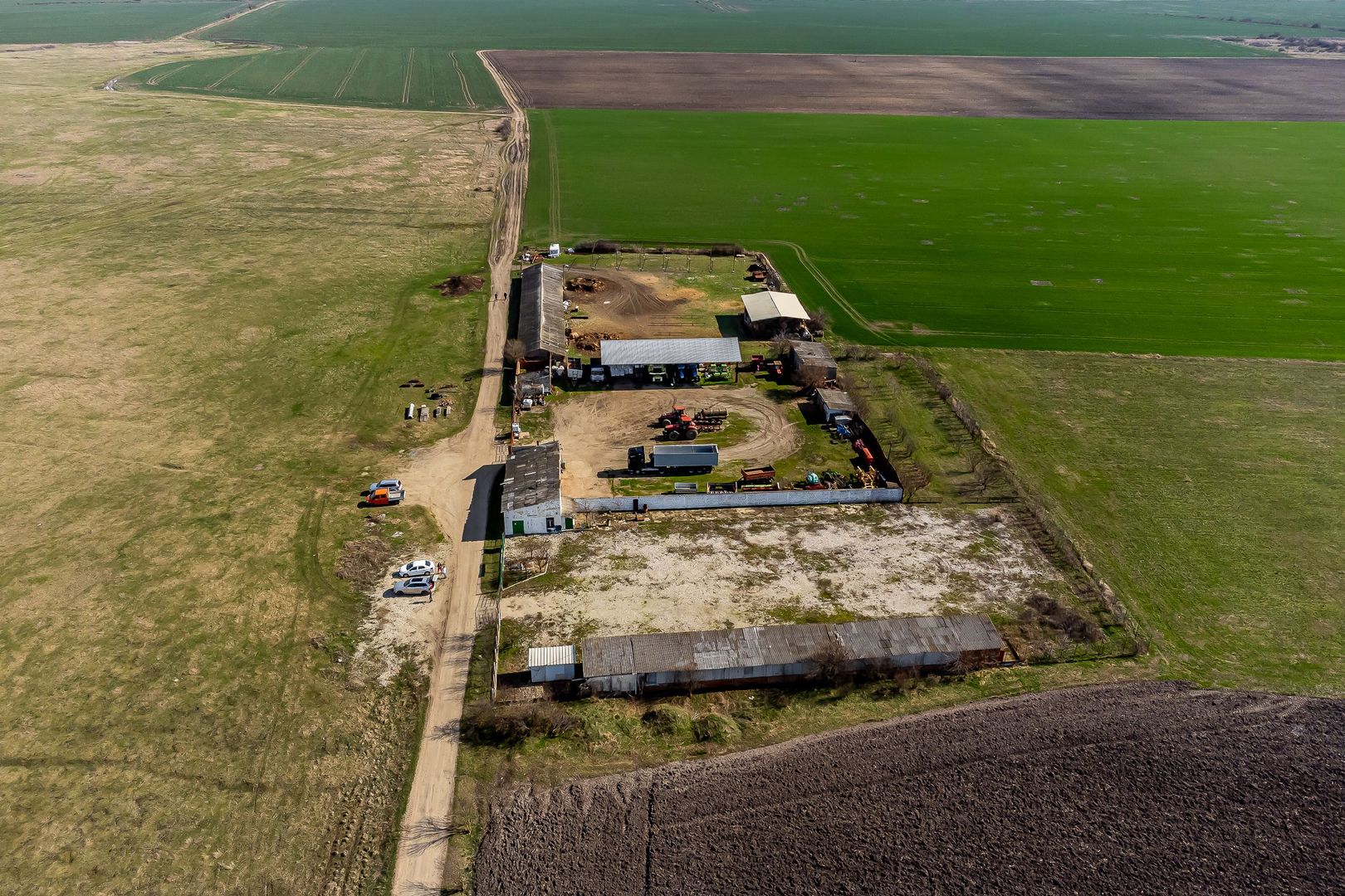 Teren intravilan cu potential multiplu in Horia - Poză 5