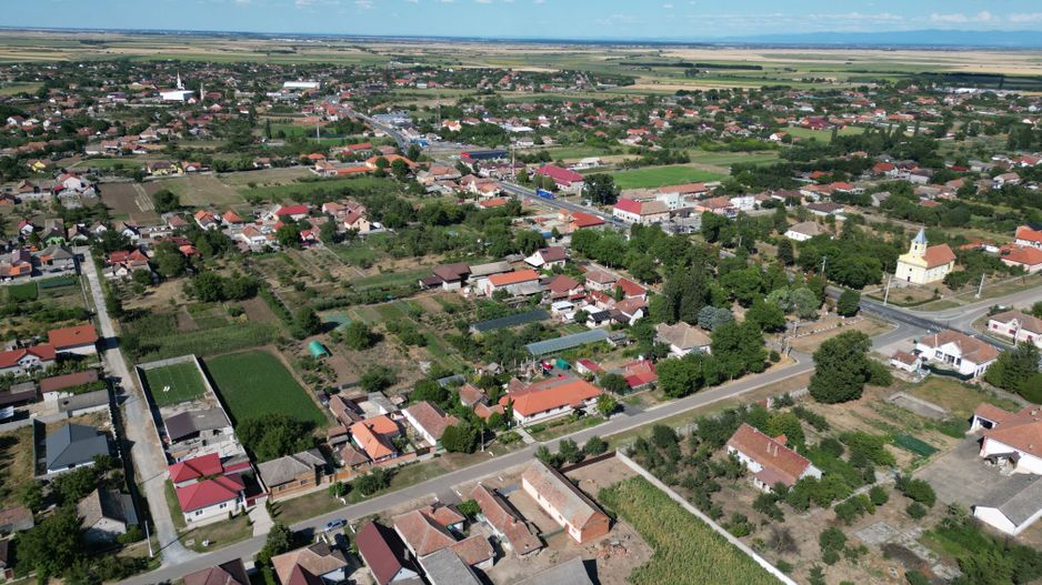 Casă cu teren de 2171 mp, zona centrală Șimand - Poză 12