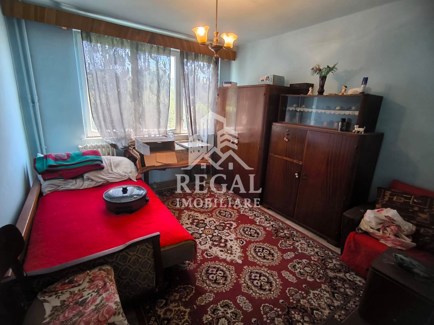 Apartament cu trei camere de vânzare in zona Micro 4 - Poză 1