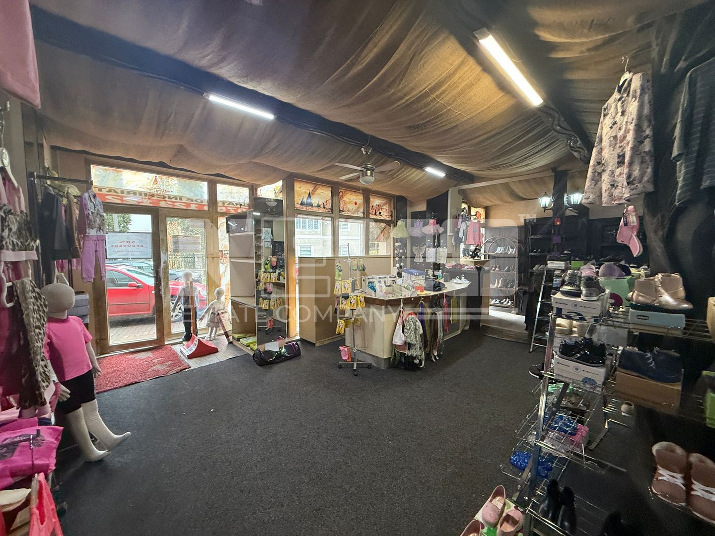 Spatiu de INCHIRIAT - Poză 9