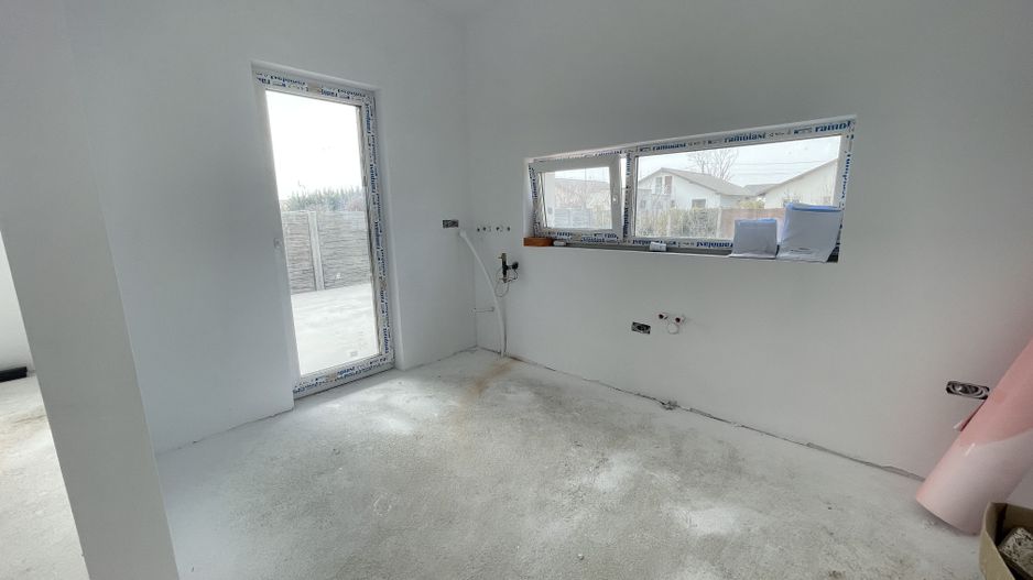 Duplex pe parter de vanzare in Bucovat - Poză 12