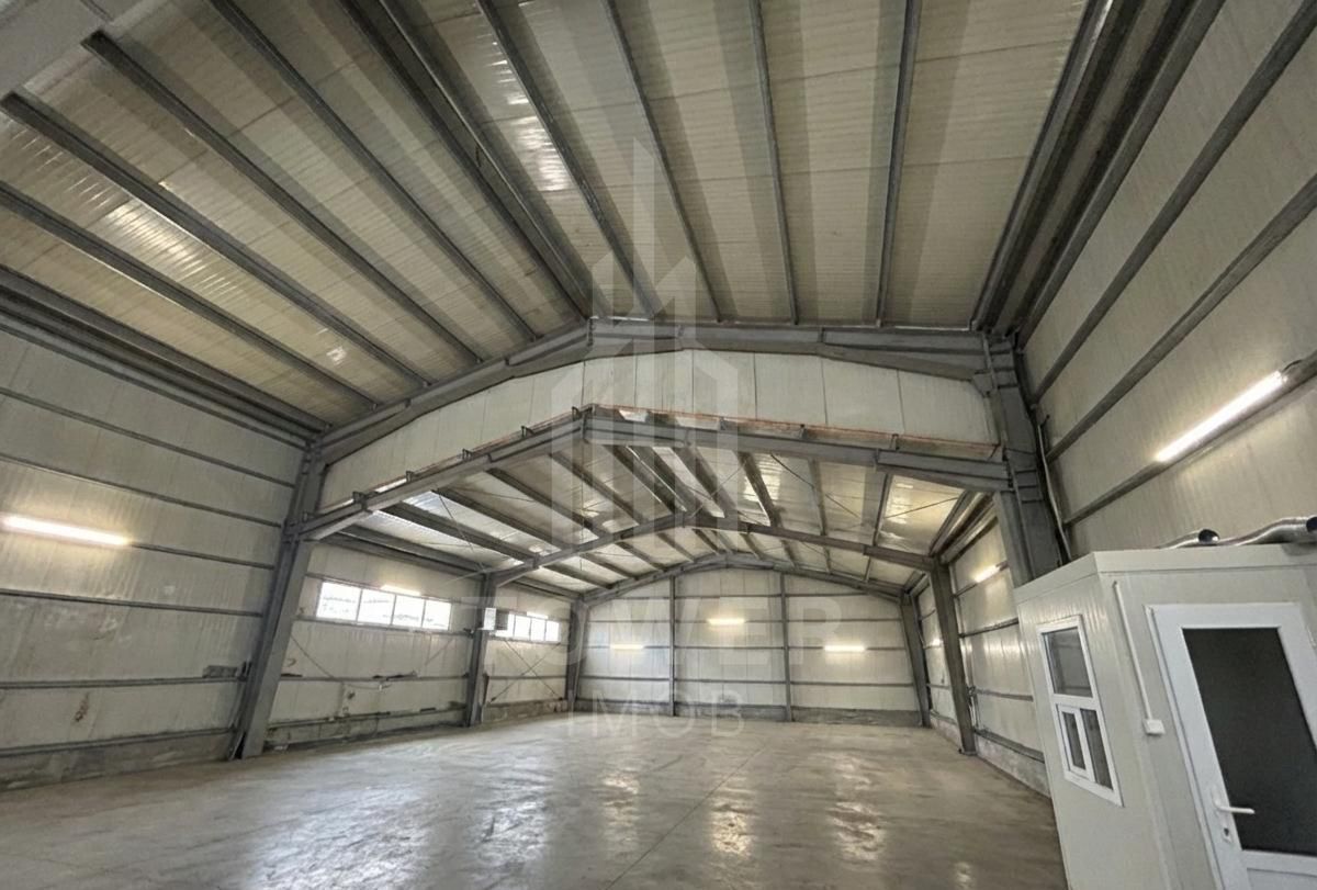 Hală Industrială Modernă 300 mp – Birou, Curent Trifazic și Acces Securizat - Poză 2