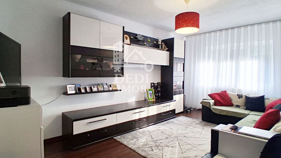 Apartament cu 3 camere de inchiriat zona Decebal, Oradea - Poză 1