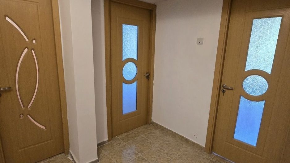Apartament cu 2 camere – Craiovița Nouă, zona Bigul Vechi - Poză 5