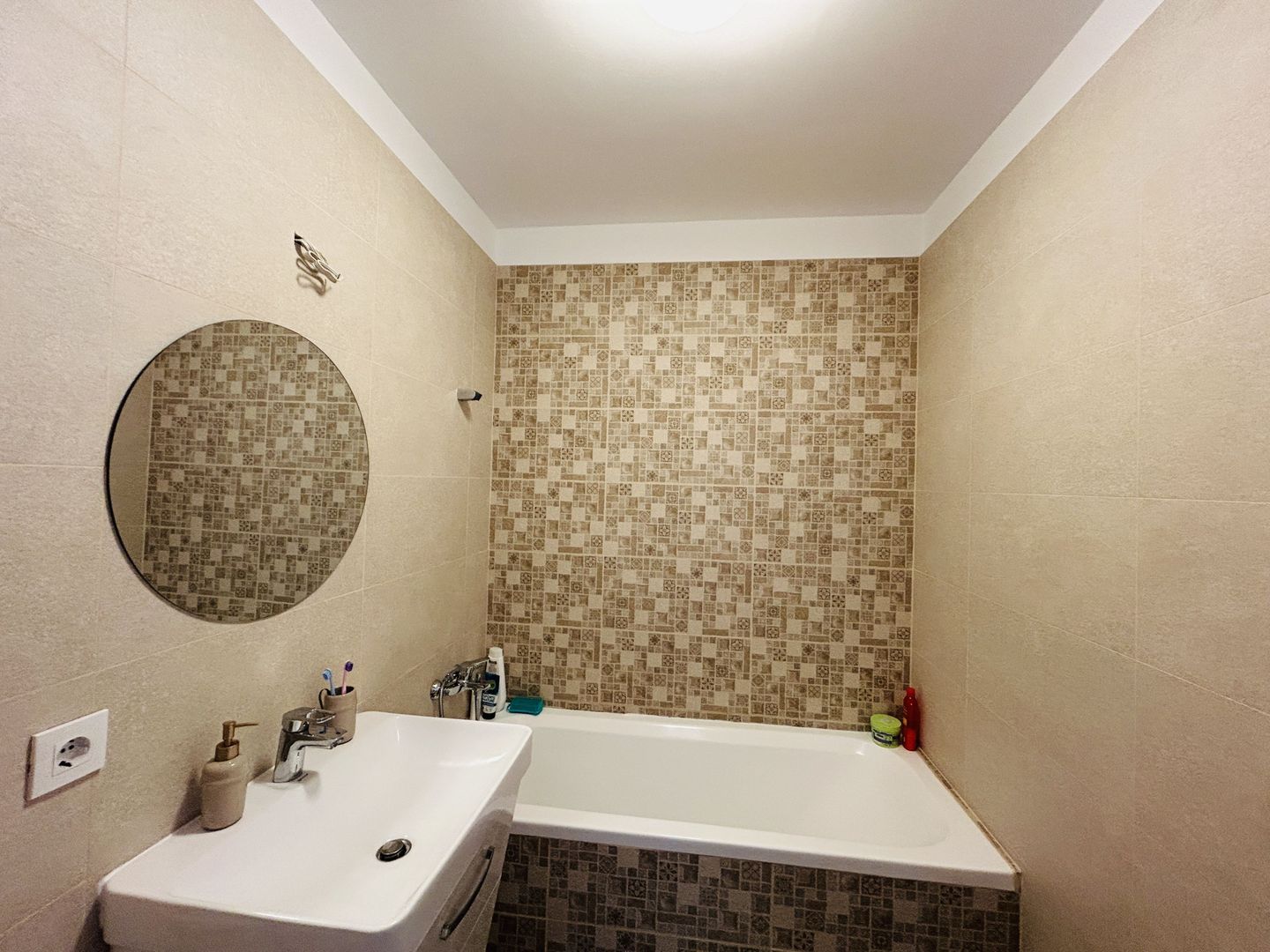 Apartament de vanzare, bloc nou, cu lift, bucatarie separata, dressing - Poză 4