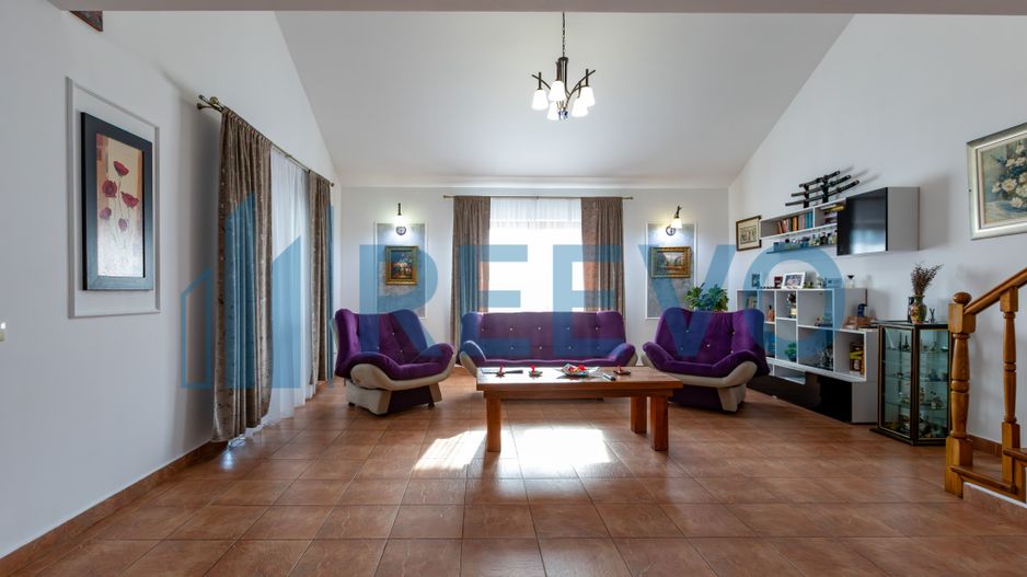Casă/Vilă cu 4 camere, Buhuși - Poză 2