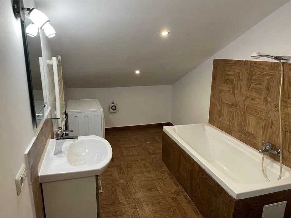 Apartament 3 camere, Centrala Proprie, 10 min Metrou Lujerului - Poză 6