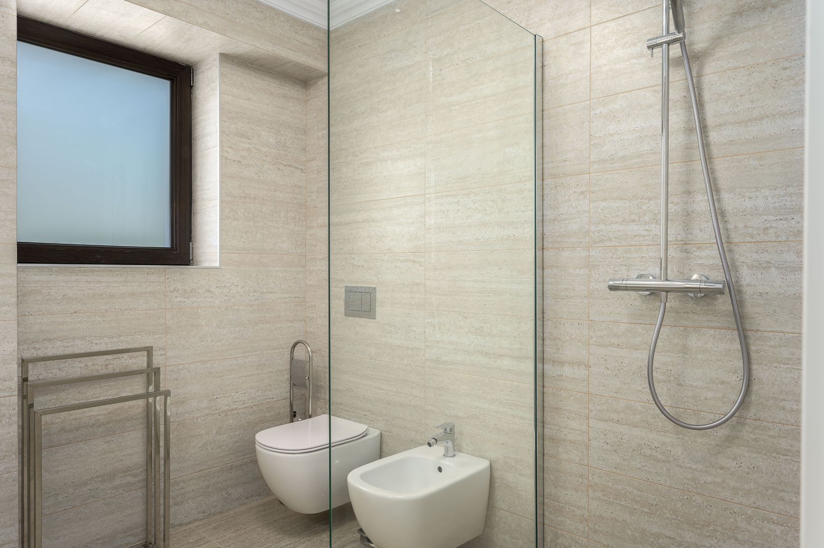 Vilă de inchiriat renovata recent, 1000 mp teren,  terasa de vara - Poză 19