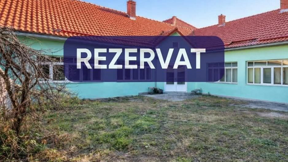 Casa cu 2 corpuri de cladire, Lipova - Poză 1