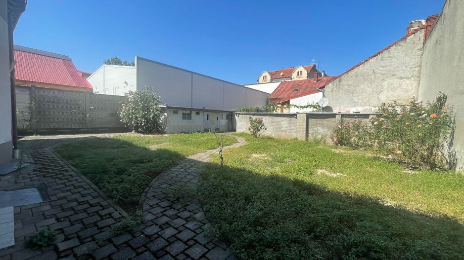 Casa S+P+2E - (posibilitate apartamentare) zona central - Poză 3