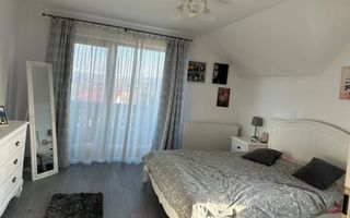 Casa cu etaj si intrare separata - Selimbar - Poză 3