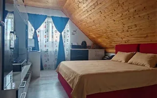 Casă individuală cu 2 apartamente și anexă generos de 100 mp - Poză 12