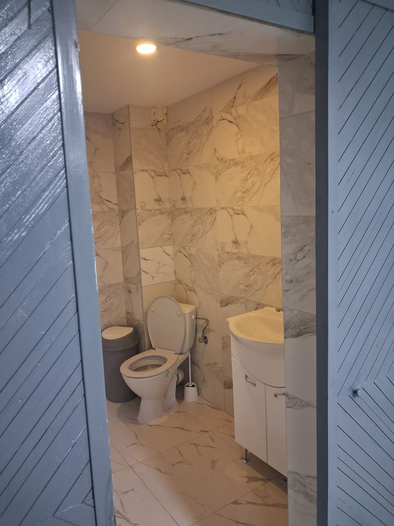 Spațiu comercial complet echipat - Poză 13