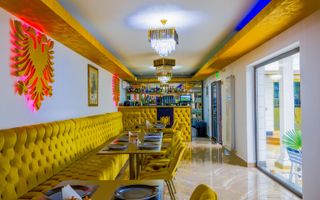 Hotel de LUX cu 11 camere / Restaurant & Piscina - Poză 4