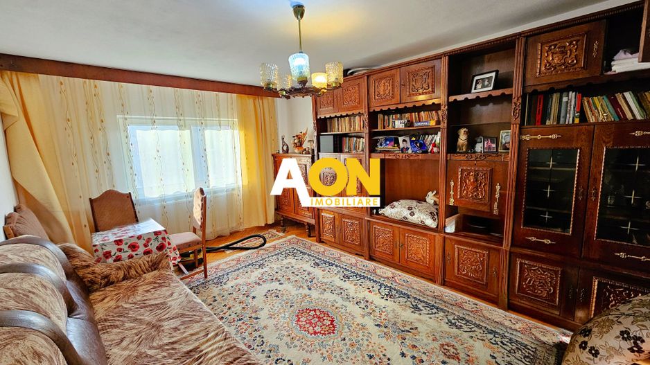 Apartament 3 camere, 2 bai, etaj 3, zona Liceului Sportiv - Poză 1