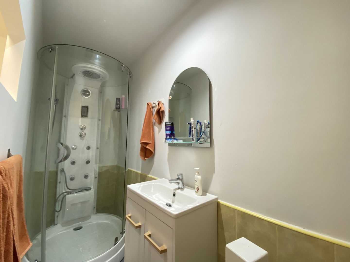 Cladire Istorica, 4 camere, 134 mp, Renovat, Zona Sinaia, Comision 0% - Poză 15