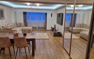 Închiriez apartament 2 camere, Decebal, plan secund, openspace