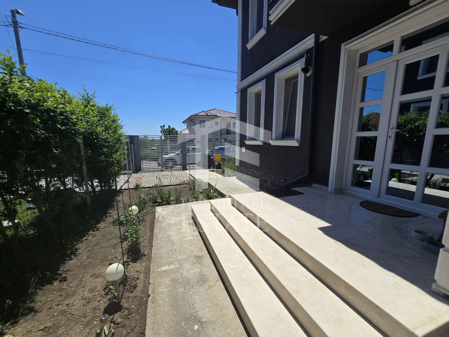 Mangalia - Vila tip duplex moderna. - Poză 8