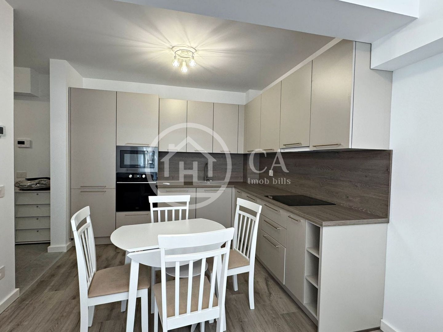 Apartament  de închiriat cu 3 camere în PRIMA ARENA, Oradea - Poză 3