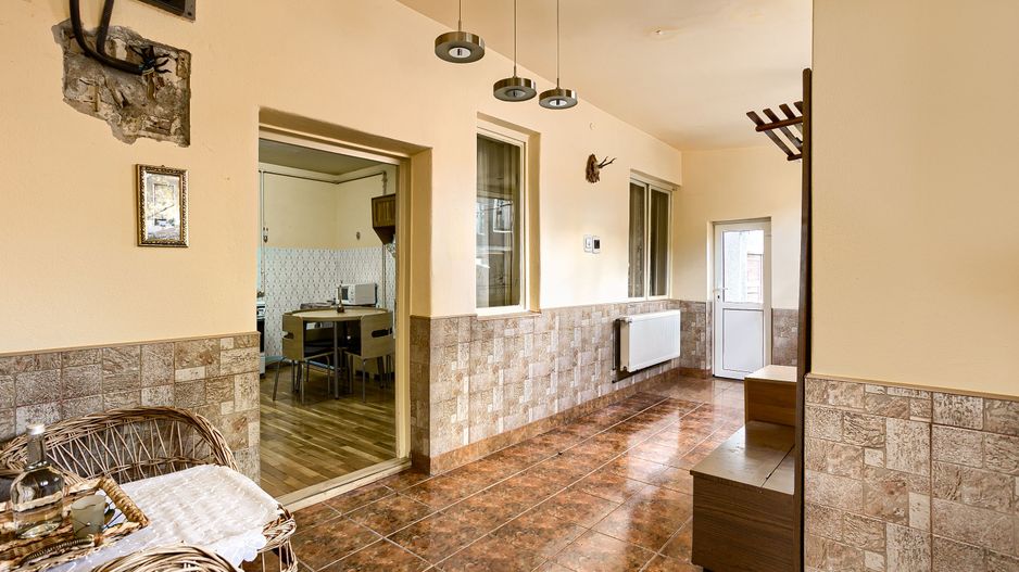 Rezervat Casa din caramida cu teren generos in Gradiste - Poză 6