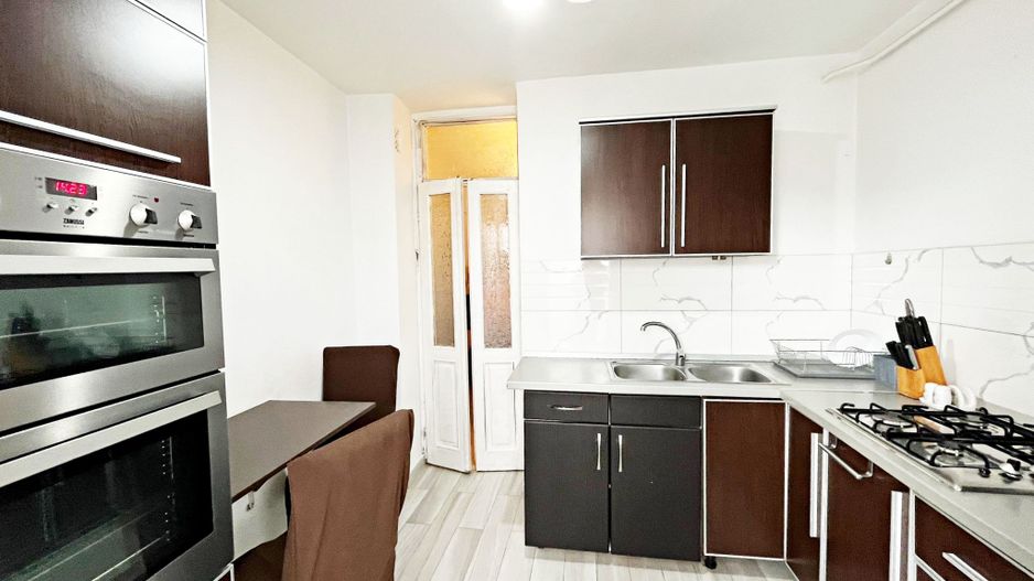 Apartament cu 3 camere la casa de inchiriat zona Decebal, Oradea - Poză 10