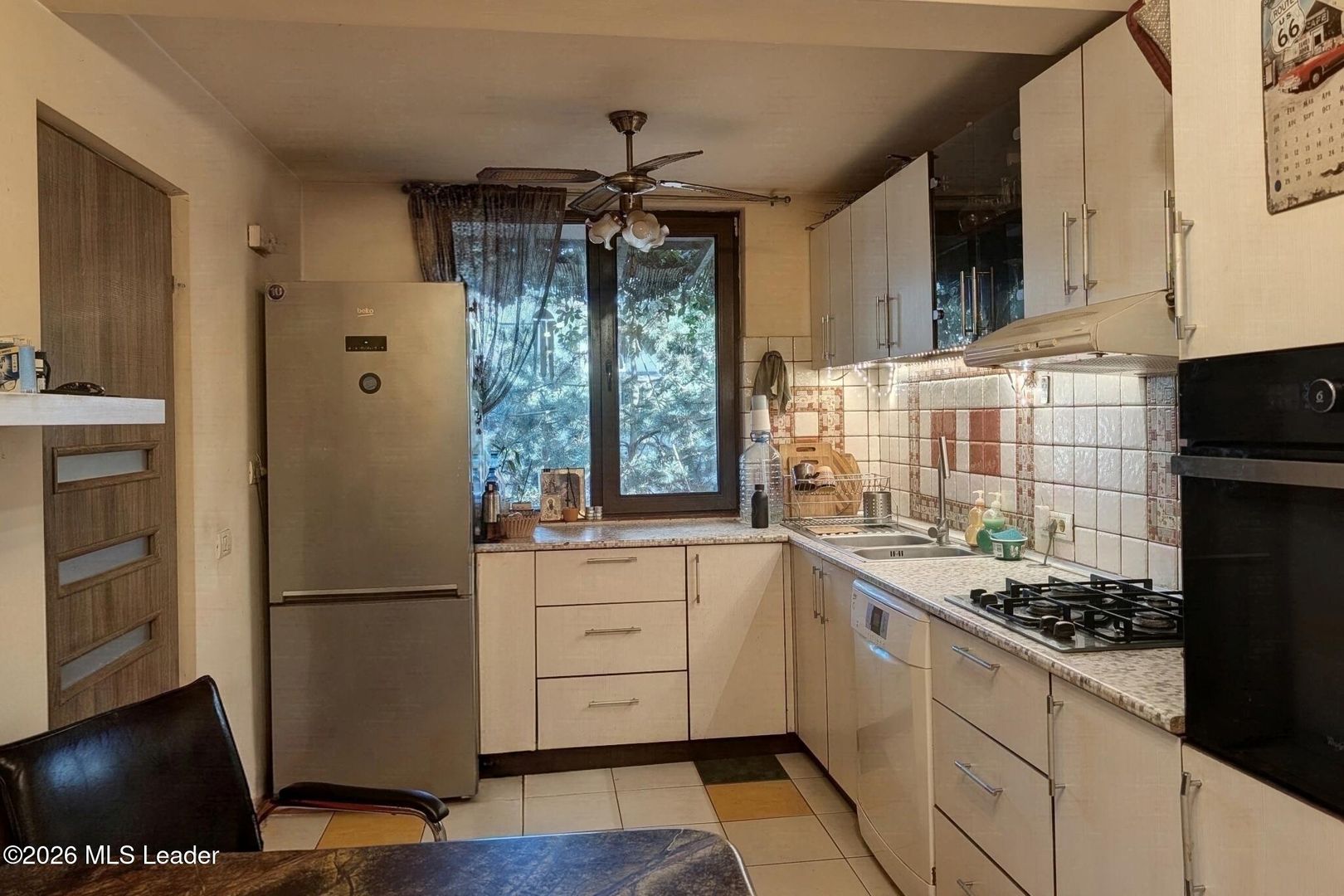 Padurea Cernica - Casa P+1+Pod Inalt, Lot pe Colt 250 Mp, Mobilata - Poză 10