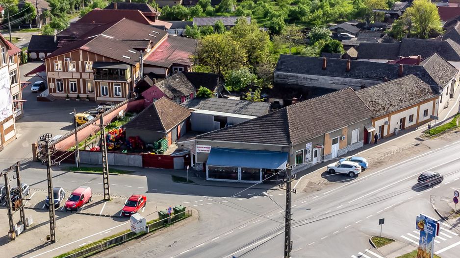 Imobil cu spații comerciale bine poziționat. pe DN în Pecica. - Poză 7
