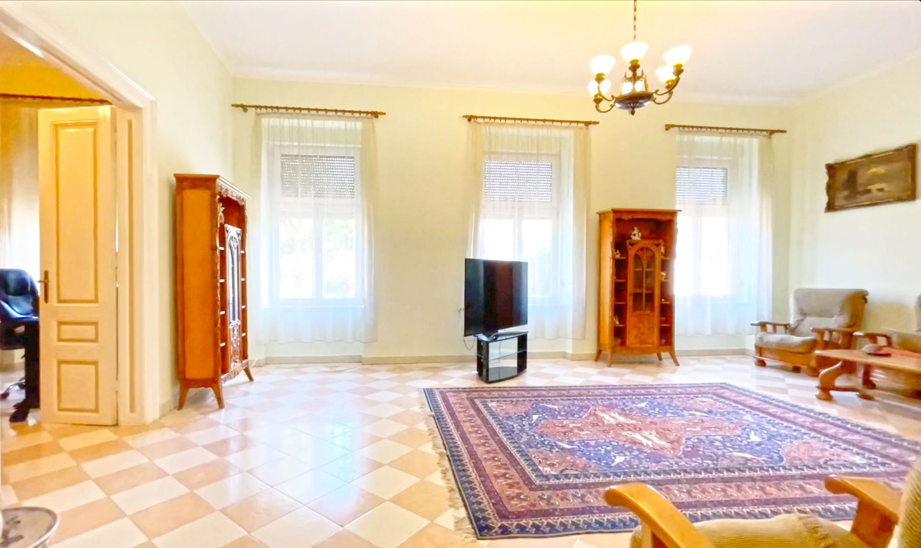 Casă boierească în zonă centrală - Poză 4