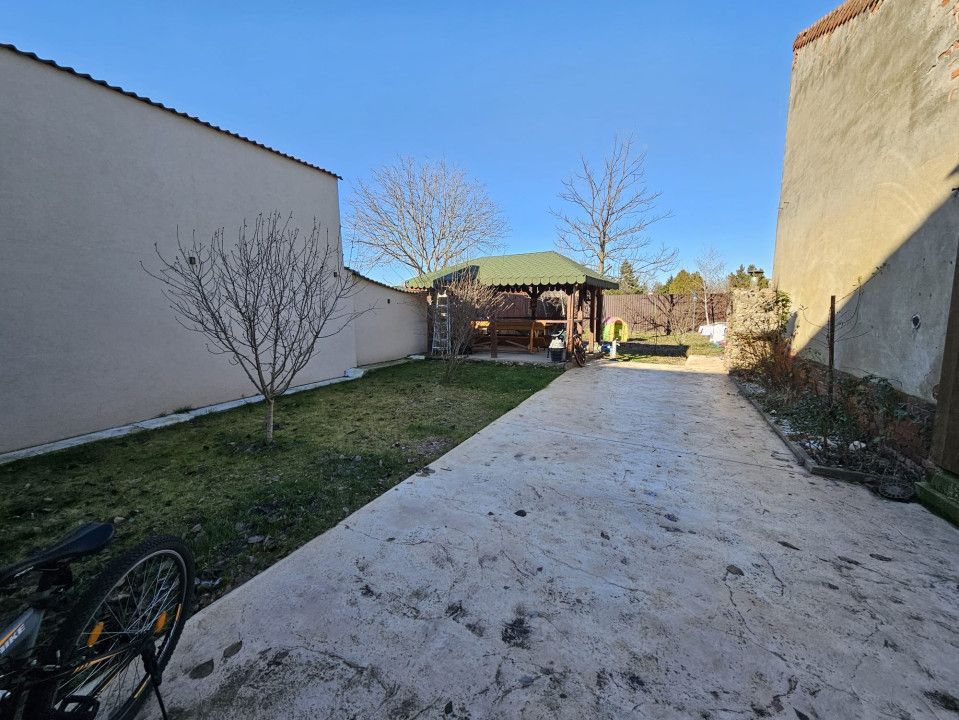 Casa mare, solida, Timisoara, D+P, 5 camere, 2 bai, Zona Lipovei - Poză 23