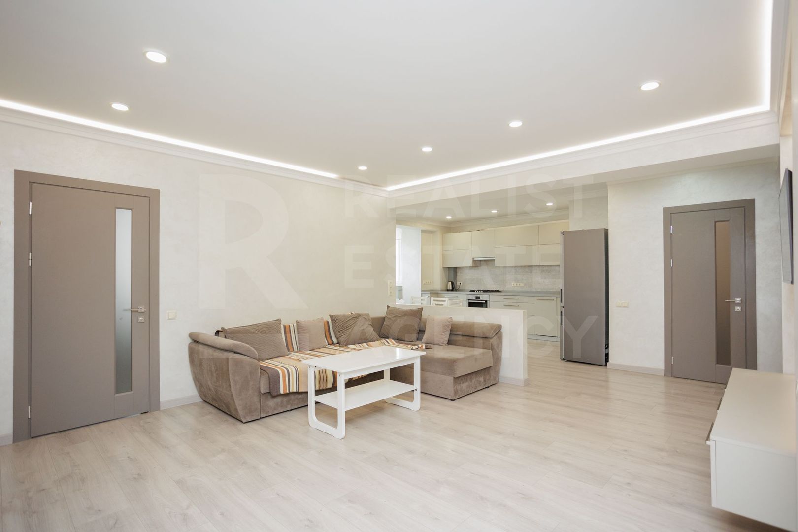 Spre vînzare apartament spațios, 2 dormitoare și living, sec. Botanica - Poză 6