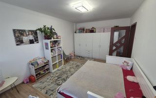 Apartament 2 camere, decomandat, Cetate, et.3 - Poză 3